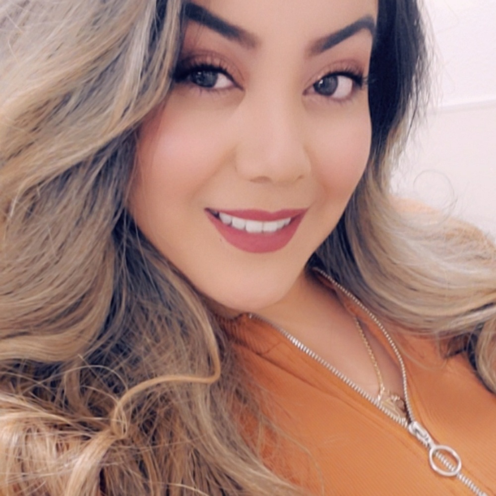 Meet your Posher, Stefanie